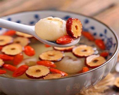 chè long nhãn kỷ tử táo đỏ